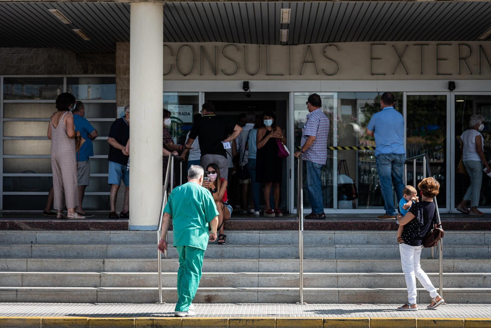 Consultas externas del Hospital Juan Ramón Jiménez.