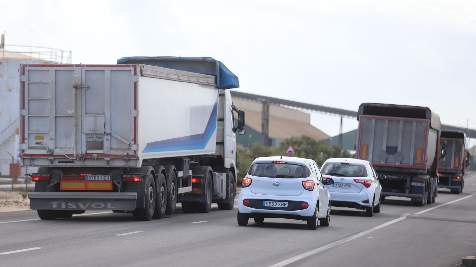 La actividad ha sido constante en las instalaciones portuarias a pesar de la paralización económica.