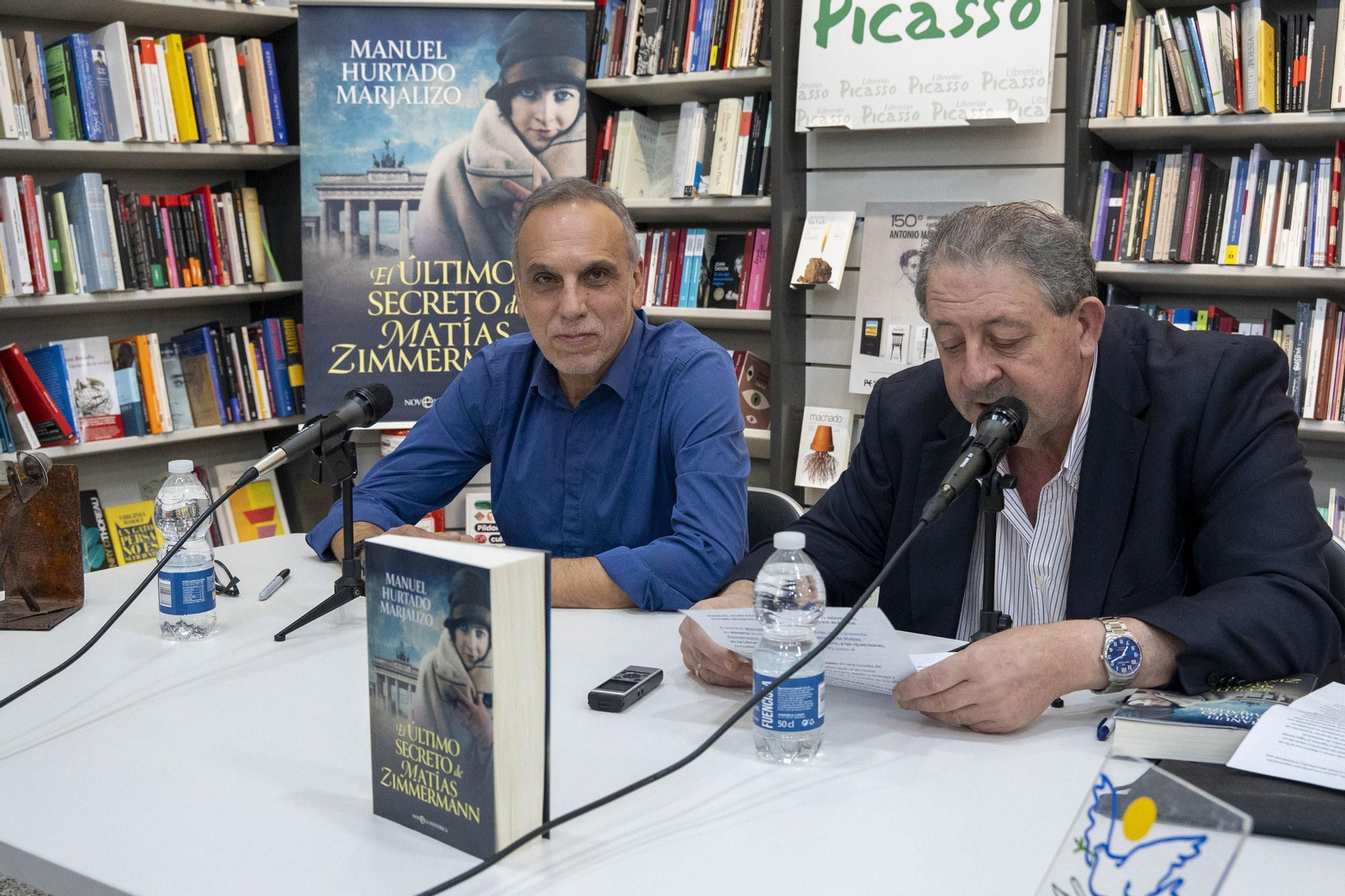 La presentación en Almería de la novela escrita por Manuel Hurtado, en imágenes