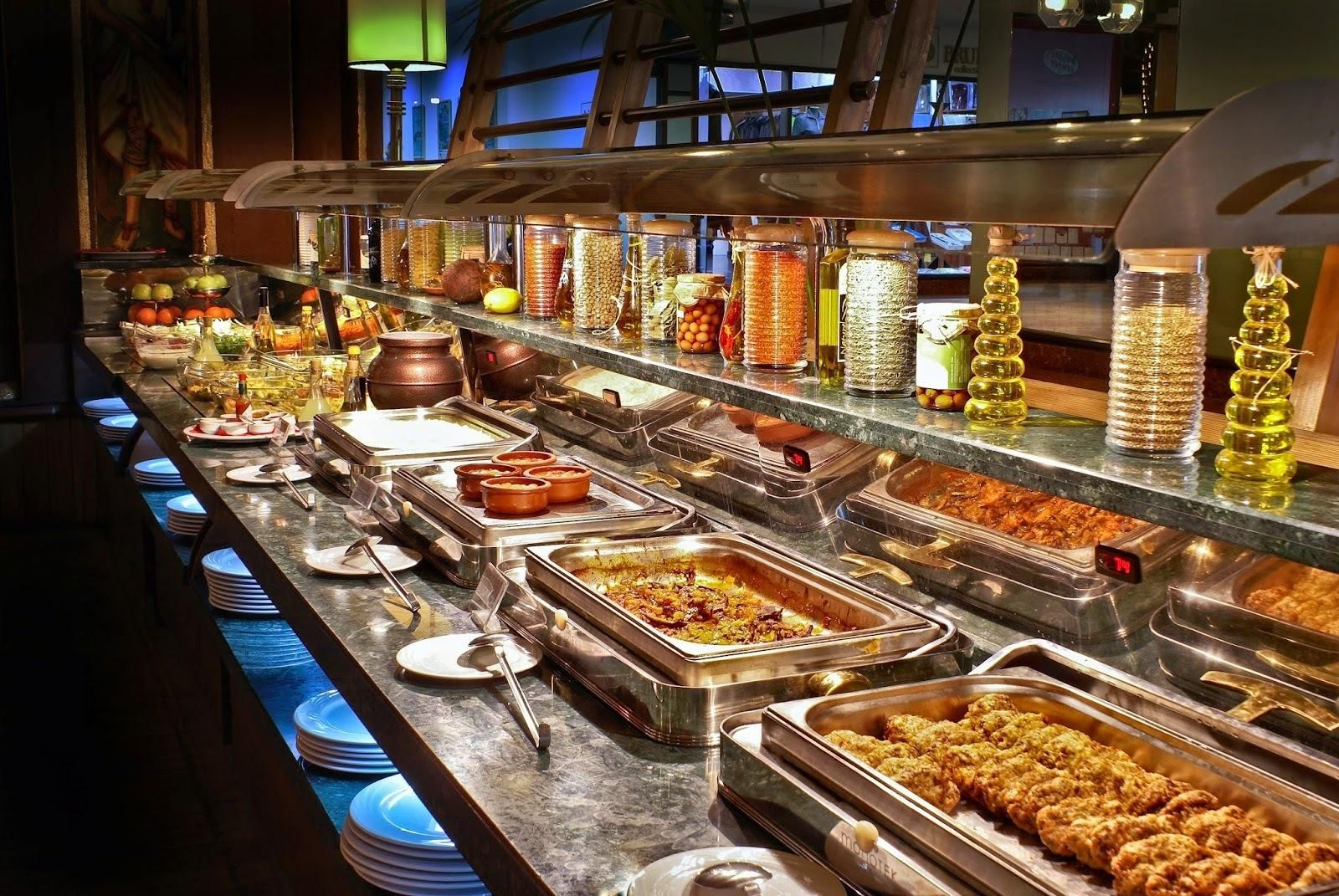 Hay que tener especial precaución con los alimentos que se sirven al descubierto.