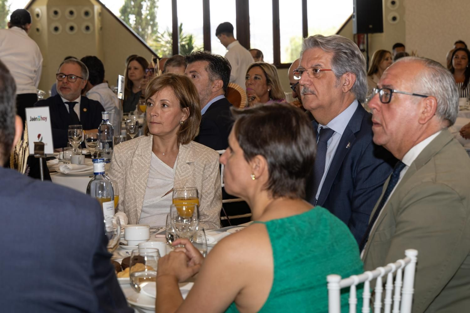 La sociedad jiennnese ha acompañado al Grupo Joly en su desayuno con la consejera.
