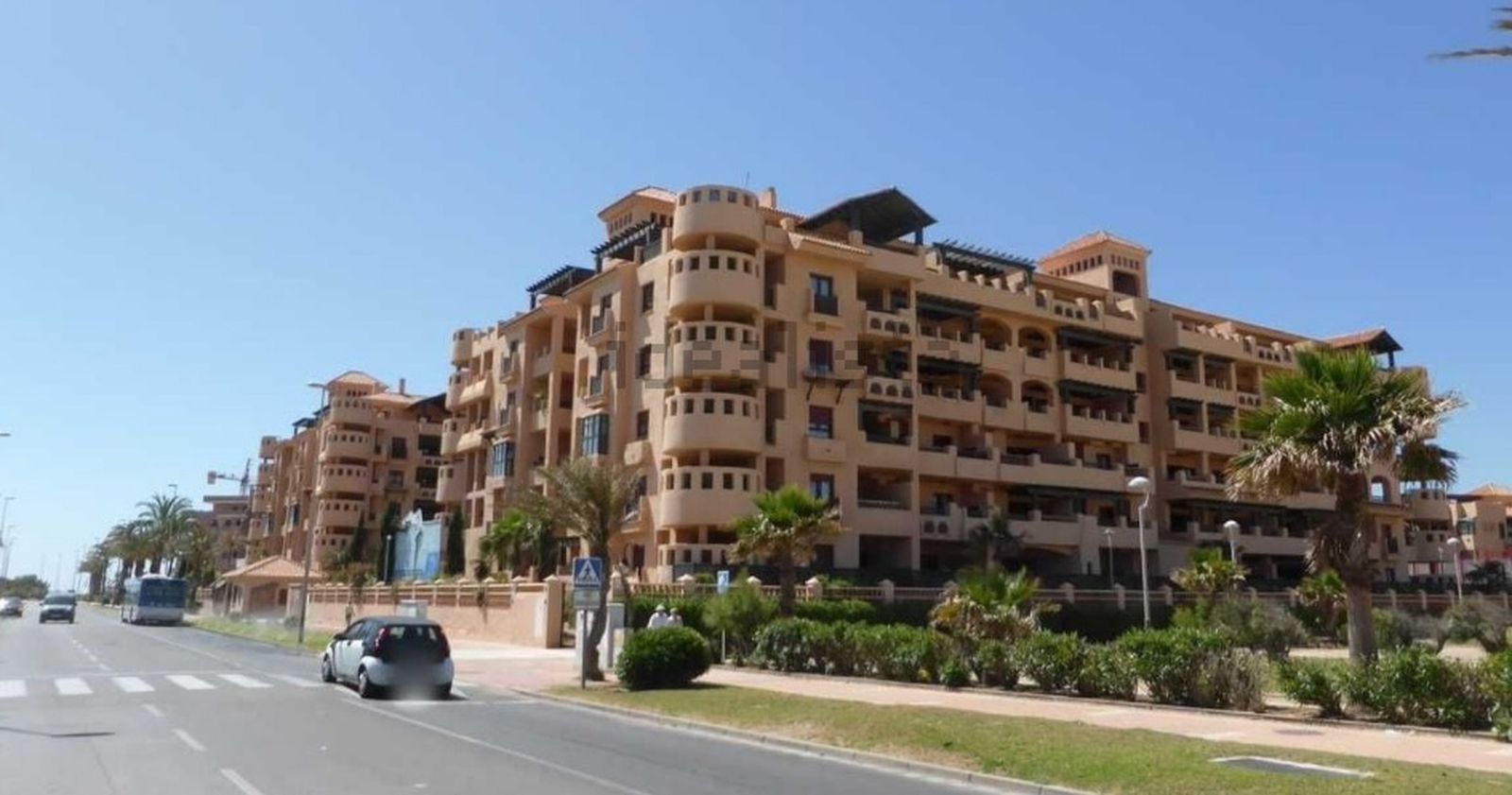 Edificio con inquilinos de apartamentos turísticos en venta