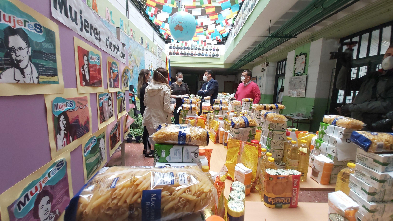 Preparación de un reparto de alimentos de la plataforma Todos por Córdoba. Preparación de un reparto de alimentos de la plataforma Todos por Córdoba.