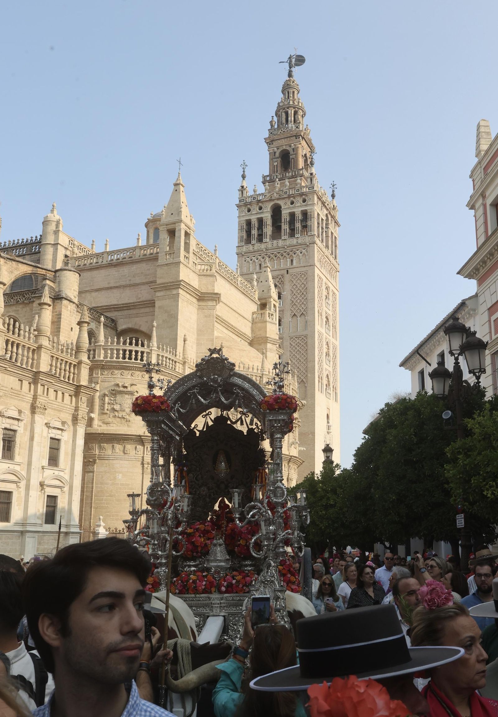 Las mejores fotos de la salida de la Hermandad de Sevilla hacia el Rocío