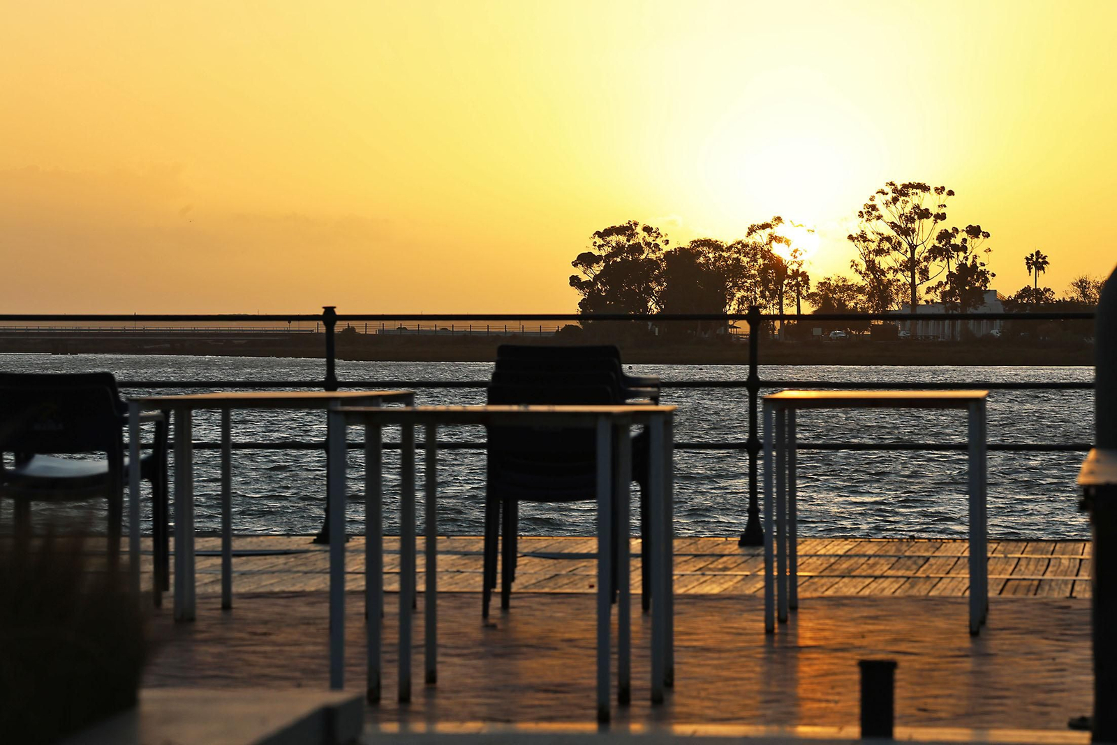La ciudad recobra la normalidad tras desactivarse el aviso naranja por lluvias