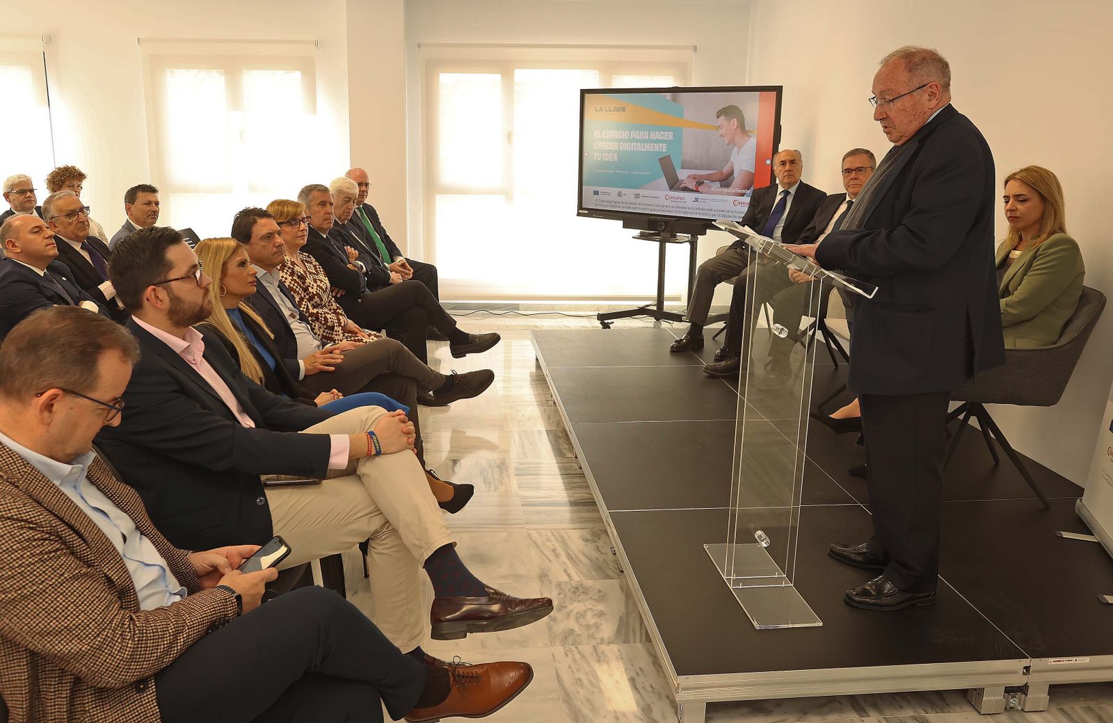 Imágenes de la inauguración del coworking digital La Llave en Algeciras