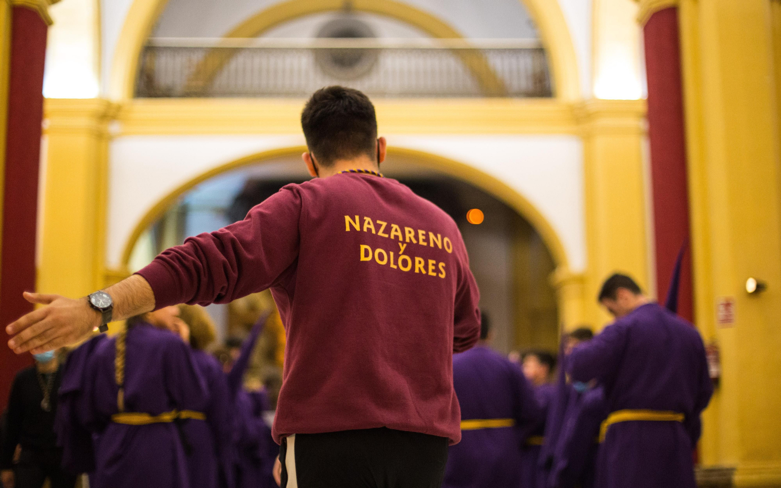 Madrugada de Viernes Santo en San Fernando: Las imágenes del Nazareno