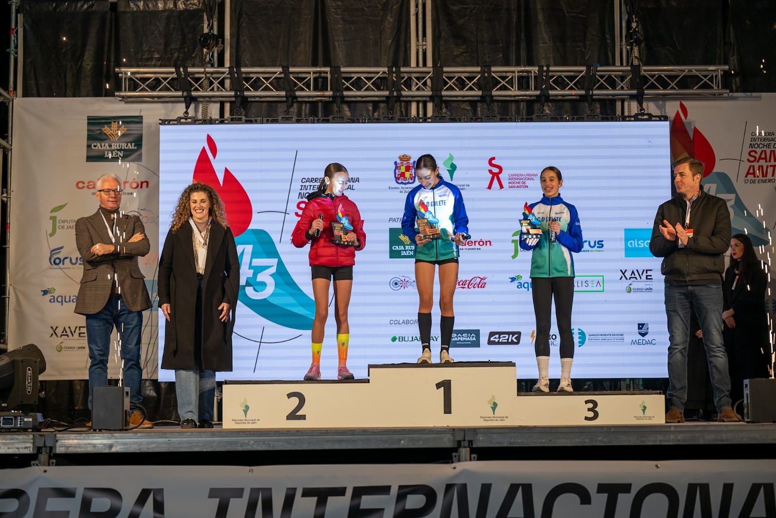 En imágenes: entrega de trofeos de todas las categorías de la Carrera de San Antón 2026