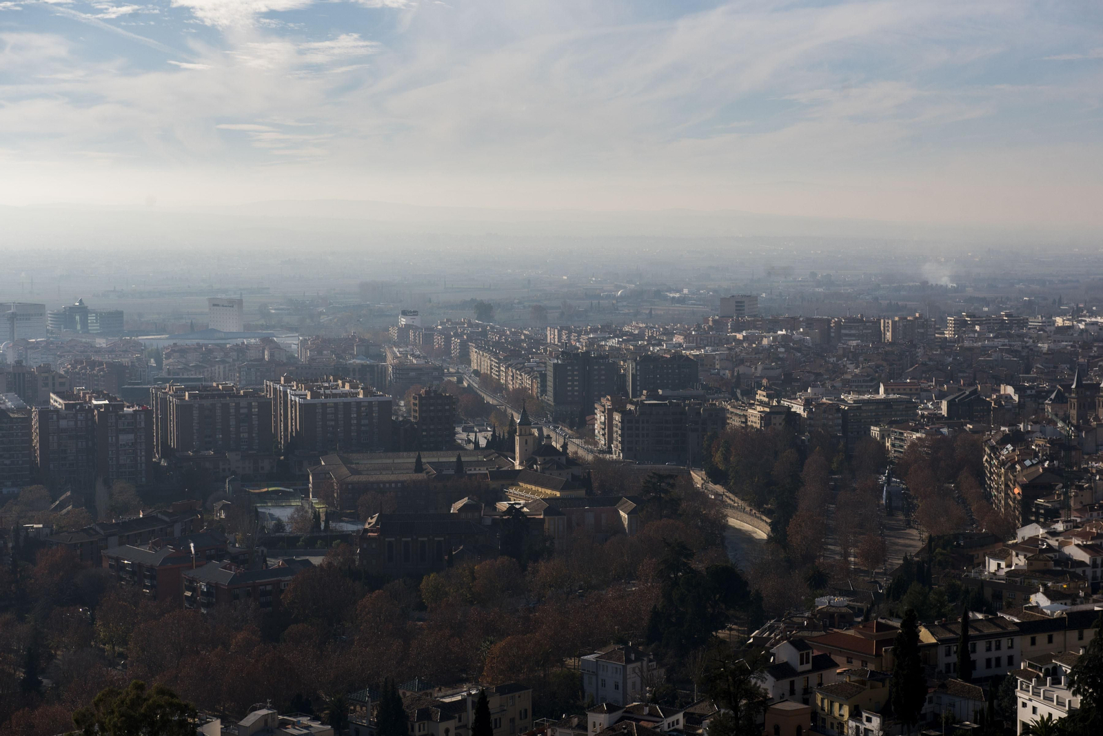 Imagen de archivo de Granada, con la 'boina' producida por las partículas en suspensión.