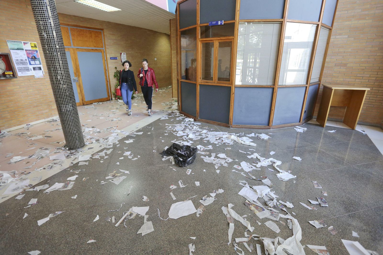 Así están las facultades de la UMA el segundo día de huelga de limpieza