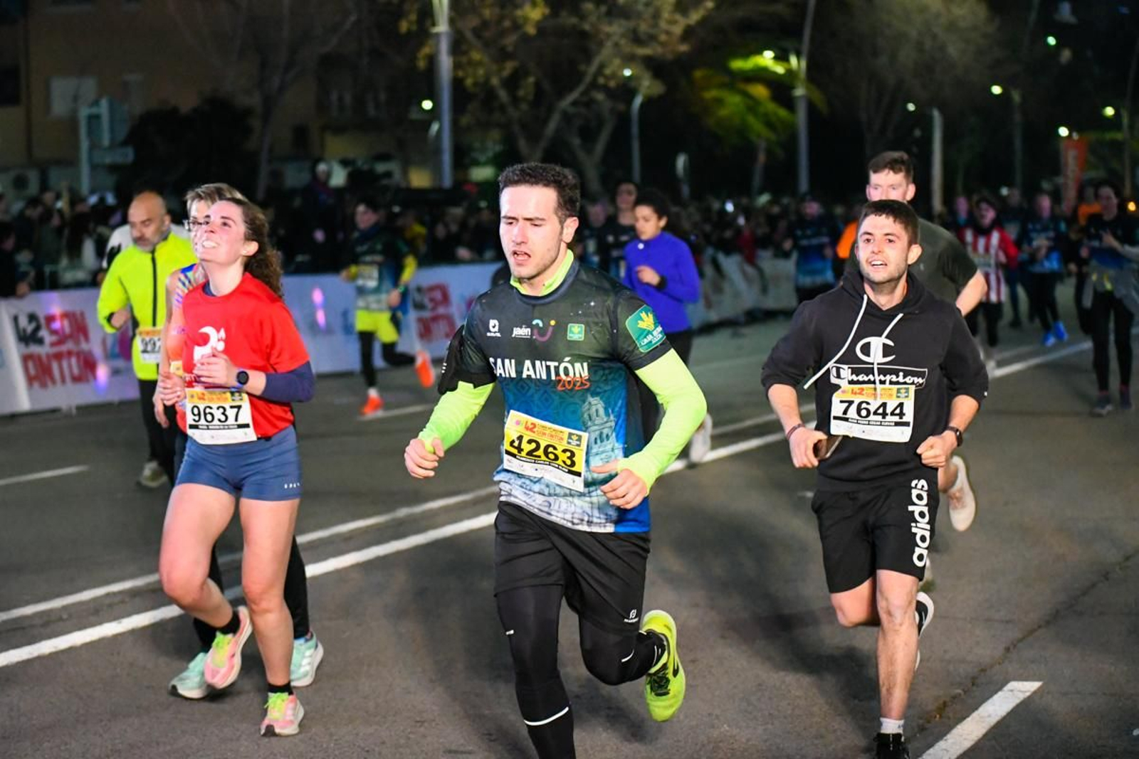 En imágenes: búscate en tu llegada a meta de la Carrera de San Antón 2025 (9)