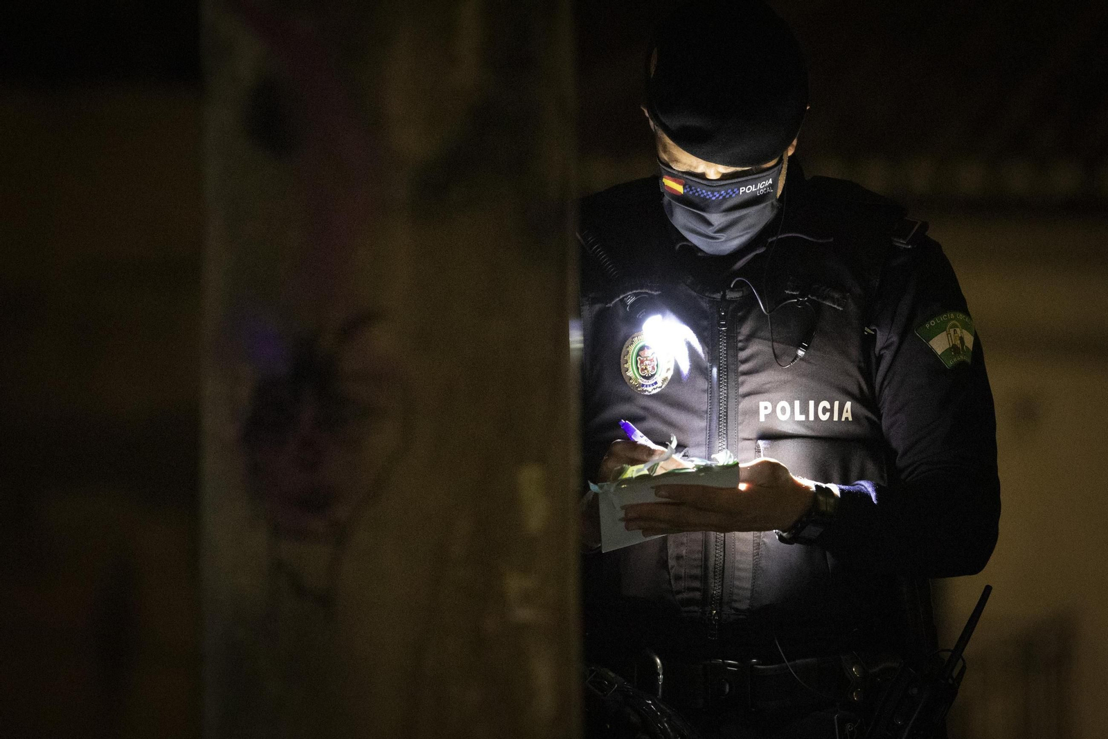 Un agente de la Policía Local de Granada Un agente de la Policía Local de Granada