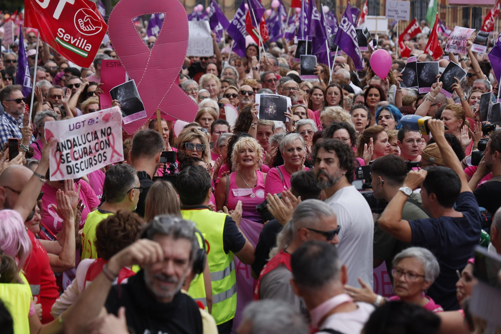 Las imágenes de la manifestación convocada por Amama