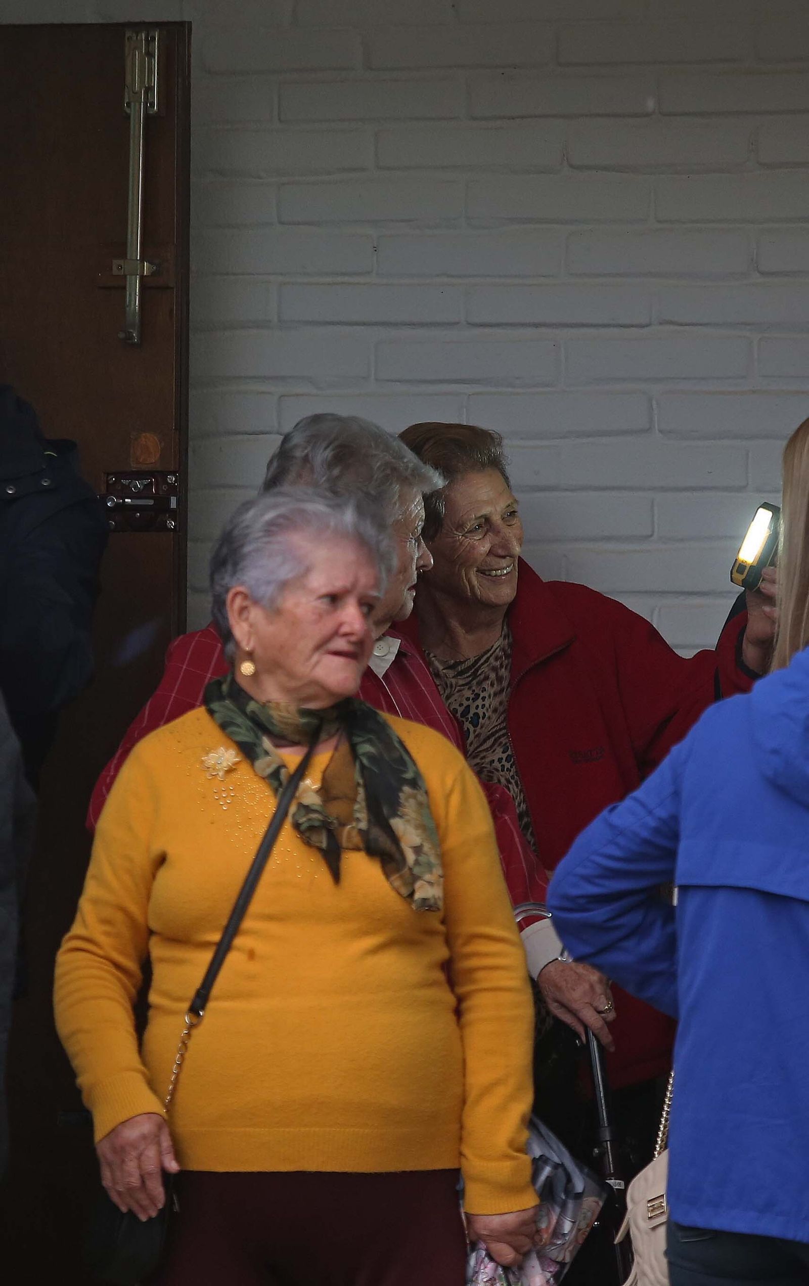 Fotos de la manifestación contra los cortes de luz en Castellar