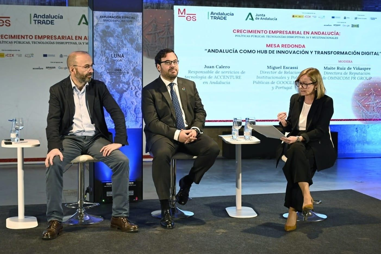 Juan Calero, responsable de servicios de tecnología de Accenture en Andalucía; Miguel Escassi, director de Relaciones Institucionales y Políticas Públicas de Google España y Portugal; y Maite Ruiz de Viñaspre, directora de Reputación de Omnicom.