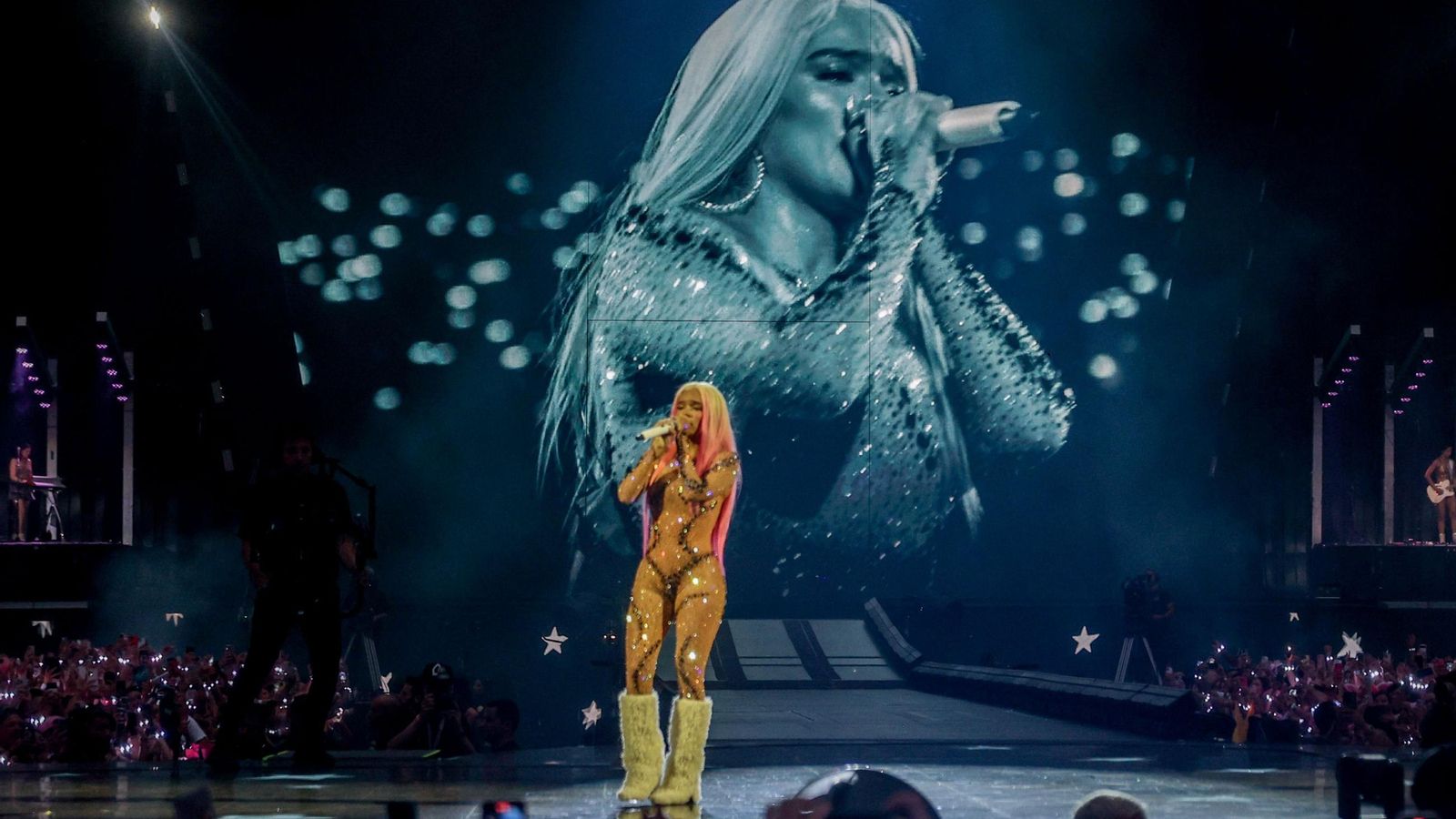 Las fotos del primer concierto de cuatro de Karol G en el Santiago Bernabéu