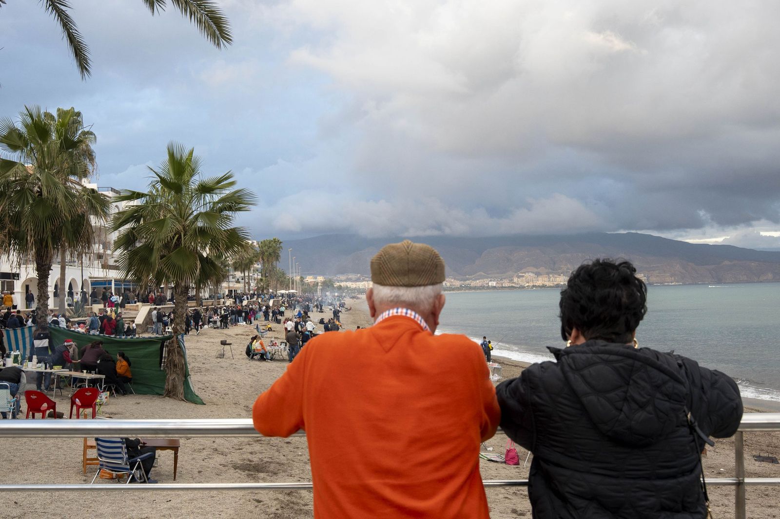 Las moragas reúnen a miles de personas en Roquetas para celebrar el final de año