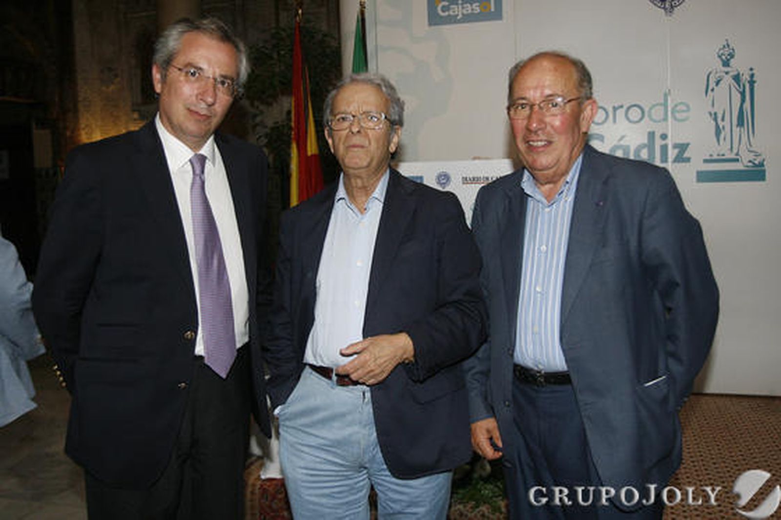 El subdelegado del Gobierno en Cádiz, Javier de Torre, junto a Ildefonso Marqués, adjunto a la dirección general de Diario de Cádiz;y el empresario Juan Polanco.

Foto: Joaquin Pino