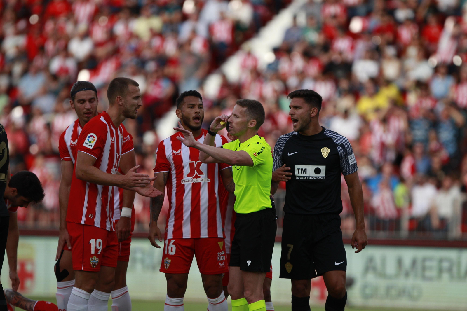 Imágenes del partido U.D. Almería-Elche C.F.