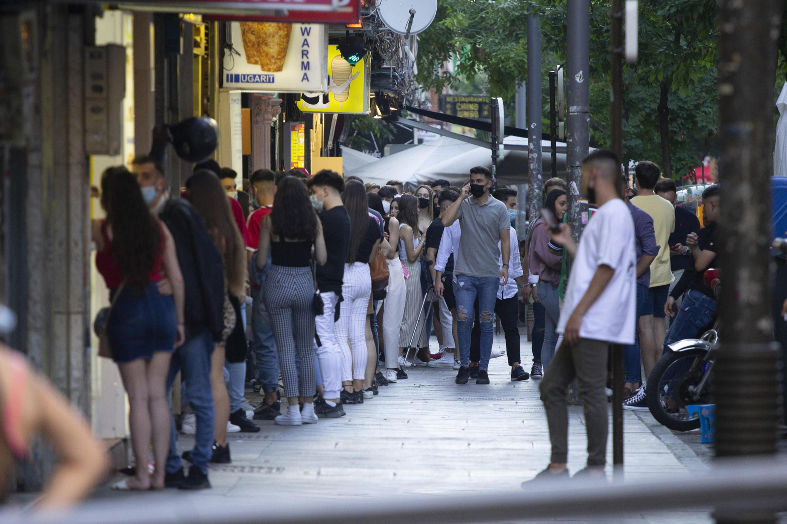 Fotos: ambiente de Granada en sus calles este sábado