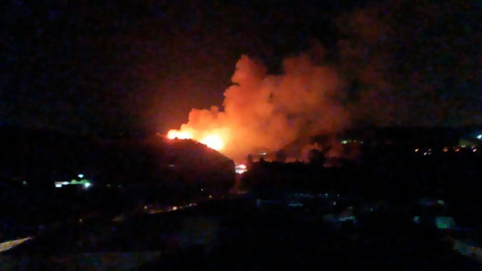 Incendio en el paraje de Guadiaro, declarado pasadas las once de la noche de este miércoles.