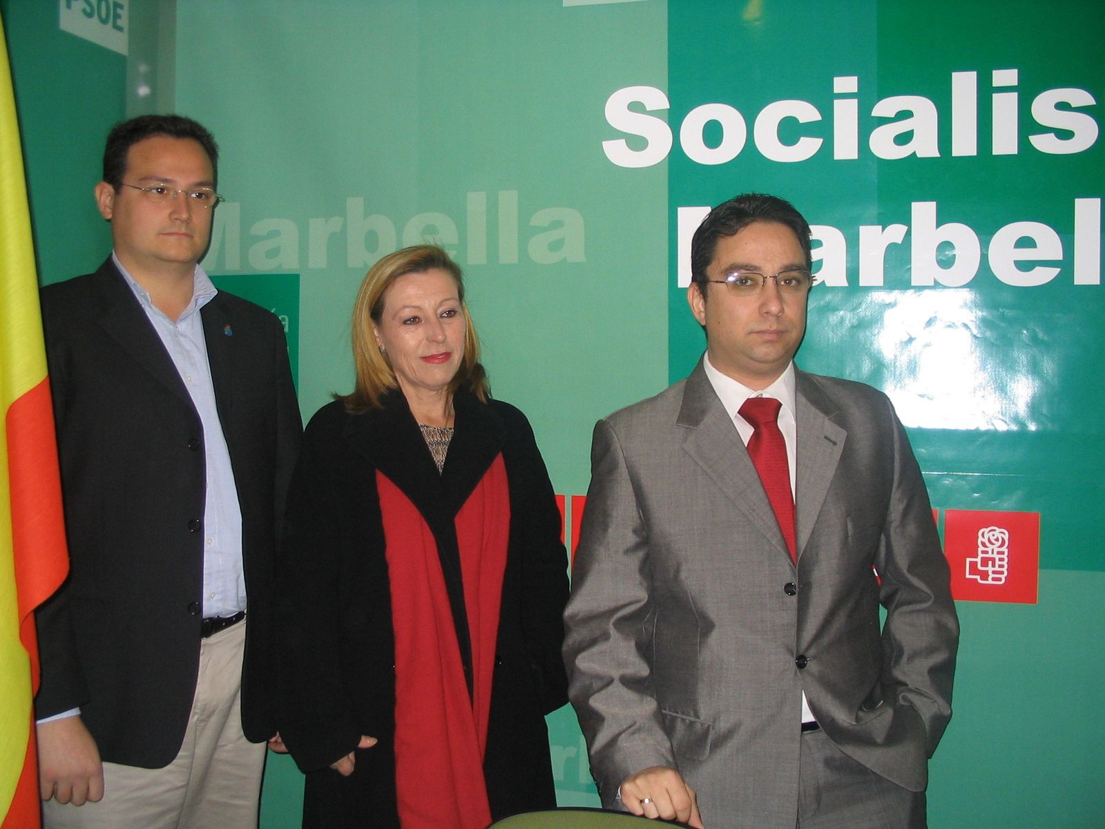 Olcina (izquierda) durante un acto del PSOE en 2005.