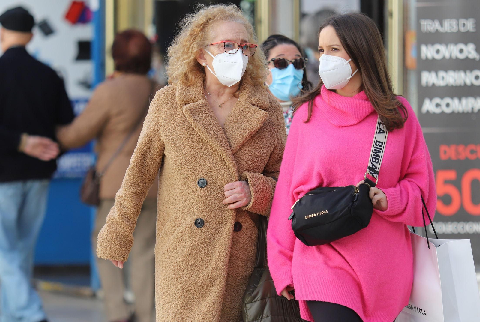 Jornada de frío intenso en las calles de Huelva