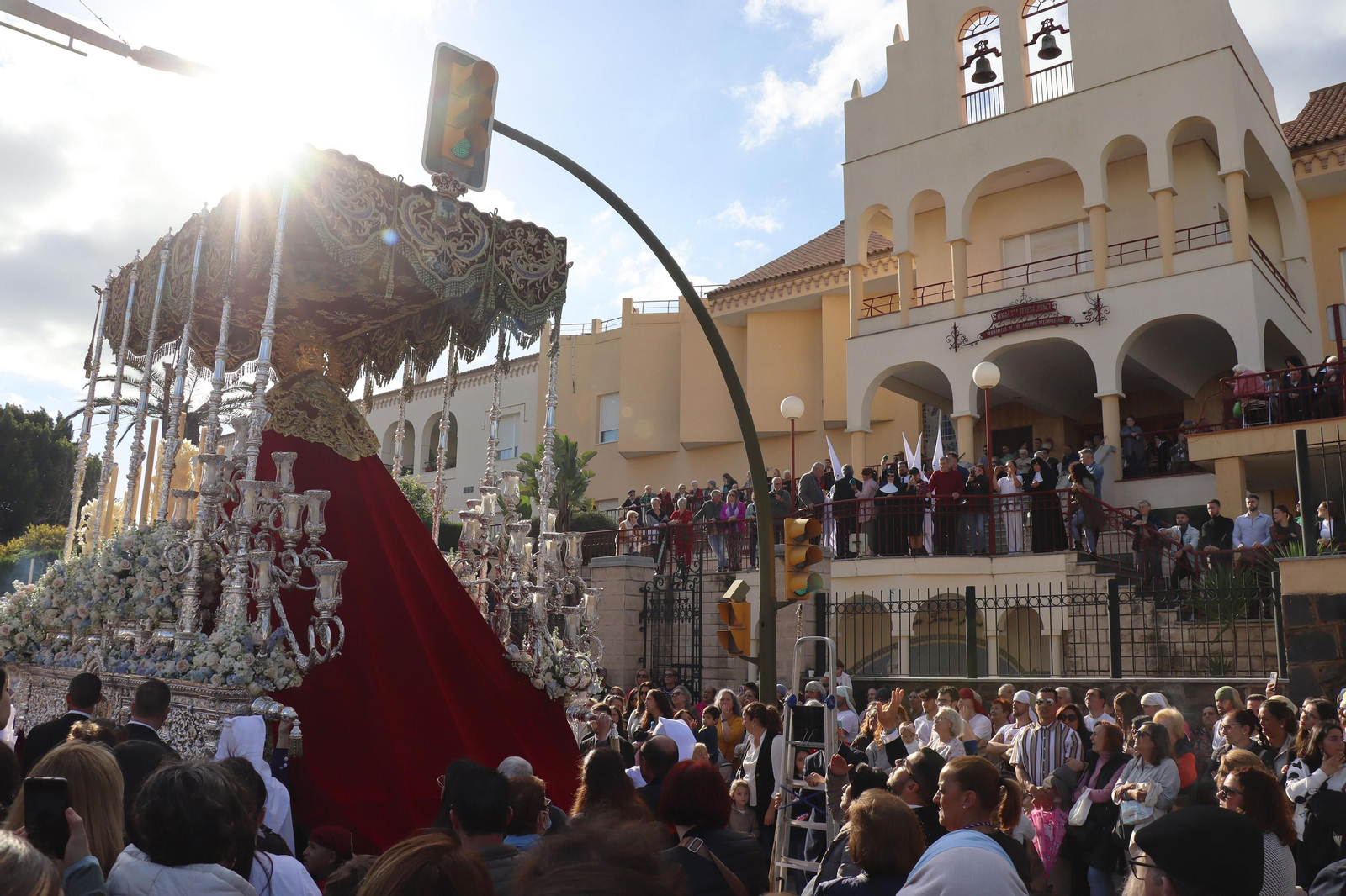 Las mejores imágenes del lunes Santo en Huelva: Hermandad del Cautivo