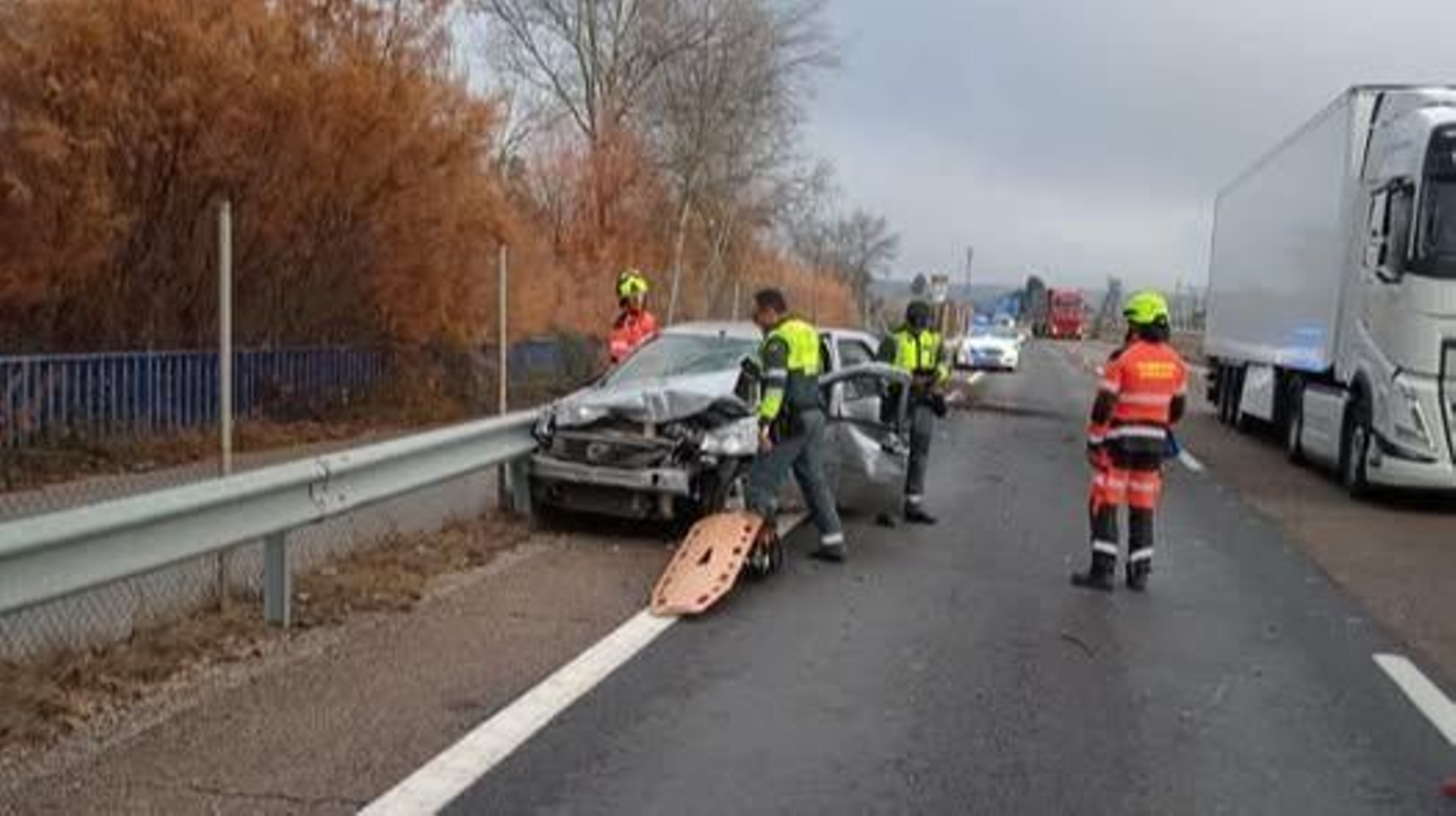 Rescate Bomberos de Andújar en el accidente de tráfico. Rescate Bomberos de Andújar en el accidente de tráfico.