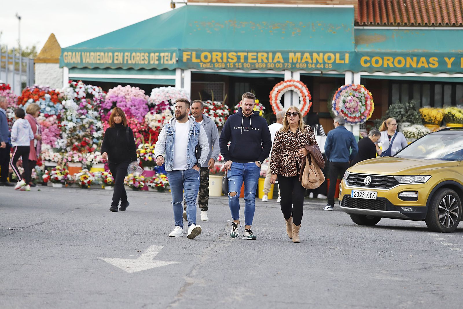 Imágenes del Día de Todos los Santos en el cementerio de la Soledad de Huelva