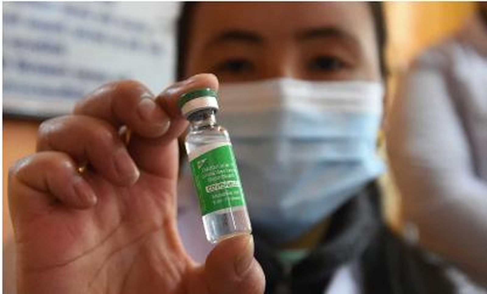 Un vial de AstraZeneca fabricado en la India (Covishield)