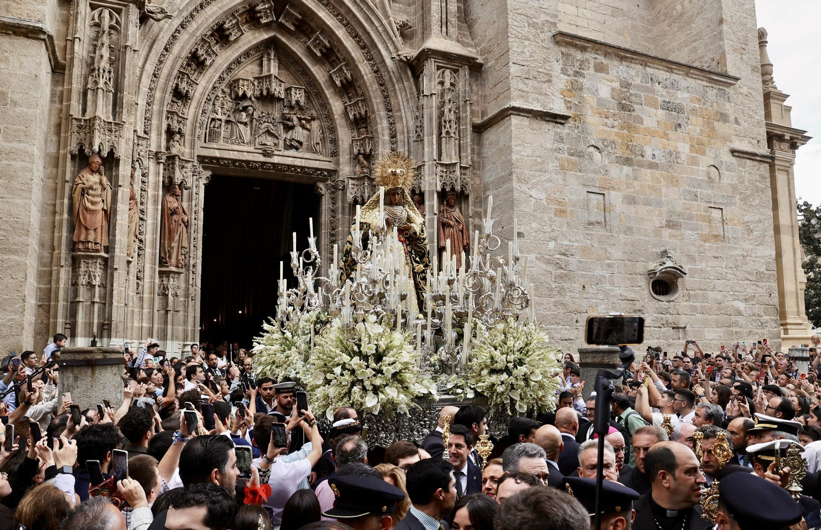 Regreso de la Esperanza a Triana