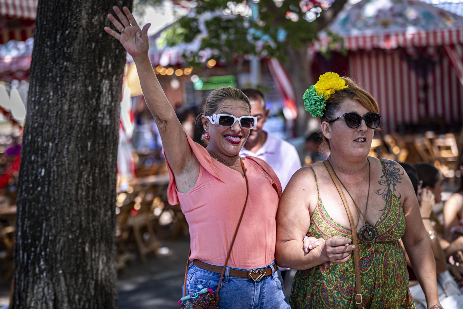 Búscate en las imágenes del Día de la Mujer de la Feria del Carmen y de la Sal de San Fernando