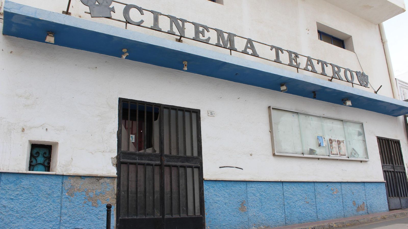 El Cine Español de Garrucha, en la calle Aristótles, mostraba este aspecto ruinoso en 2016.