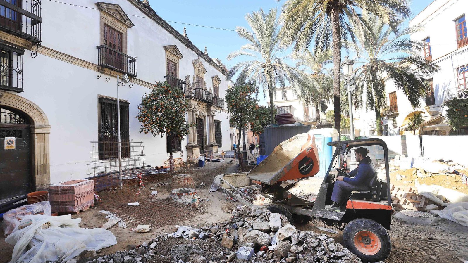 Aspecto que presenta actualmente la plaza Rafael Rivero. Aspecto que presenta actualmente la plaza Rafael Rivero.