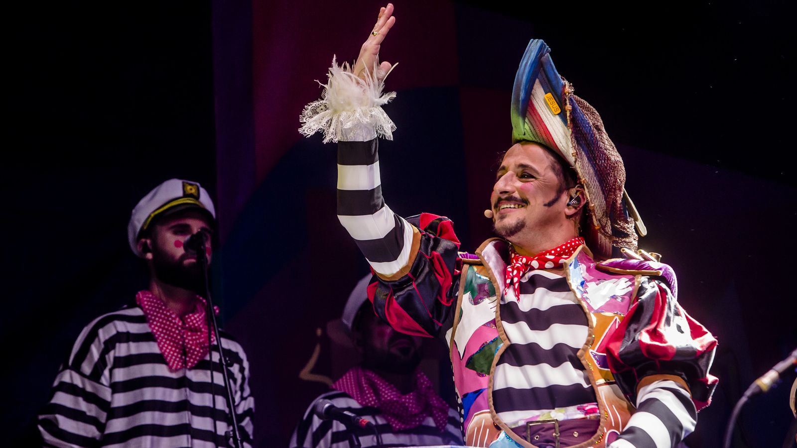 El pregonero del Carnaval 2020, David Palomar, en la plaza de San Antonio.