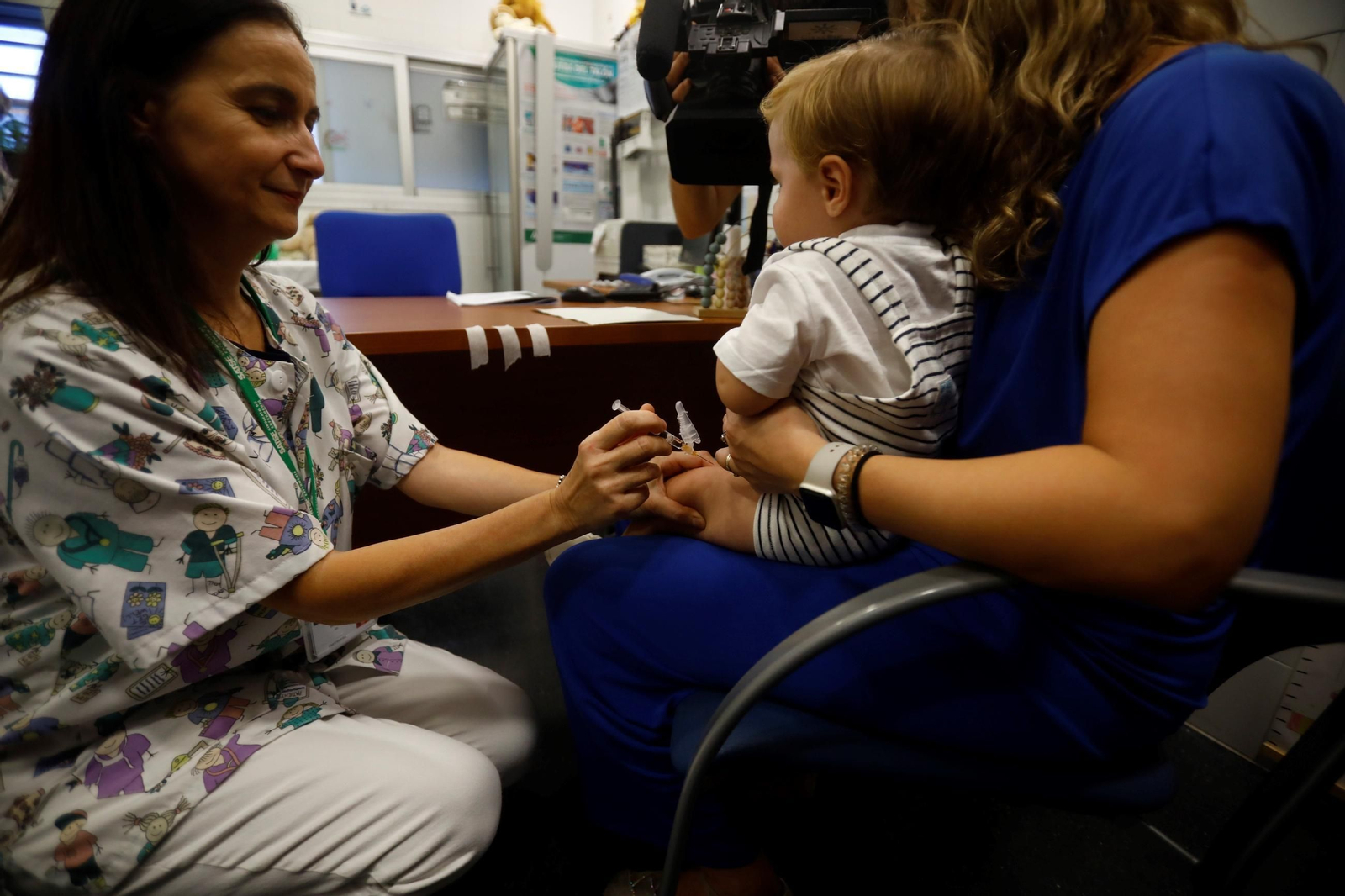 El inicio de la campaña de vacunación contra la gripe, en imágenes