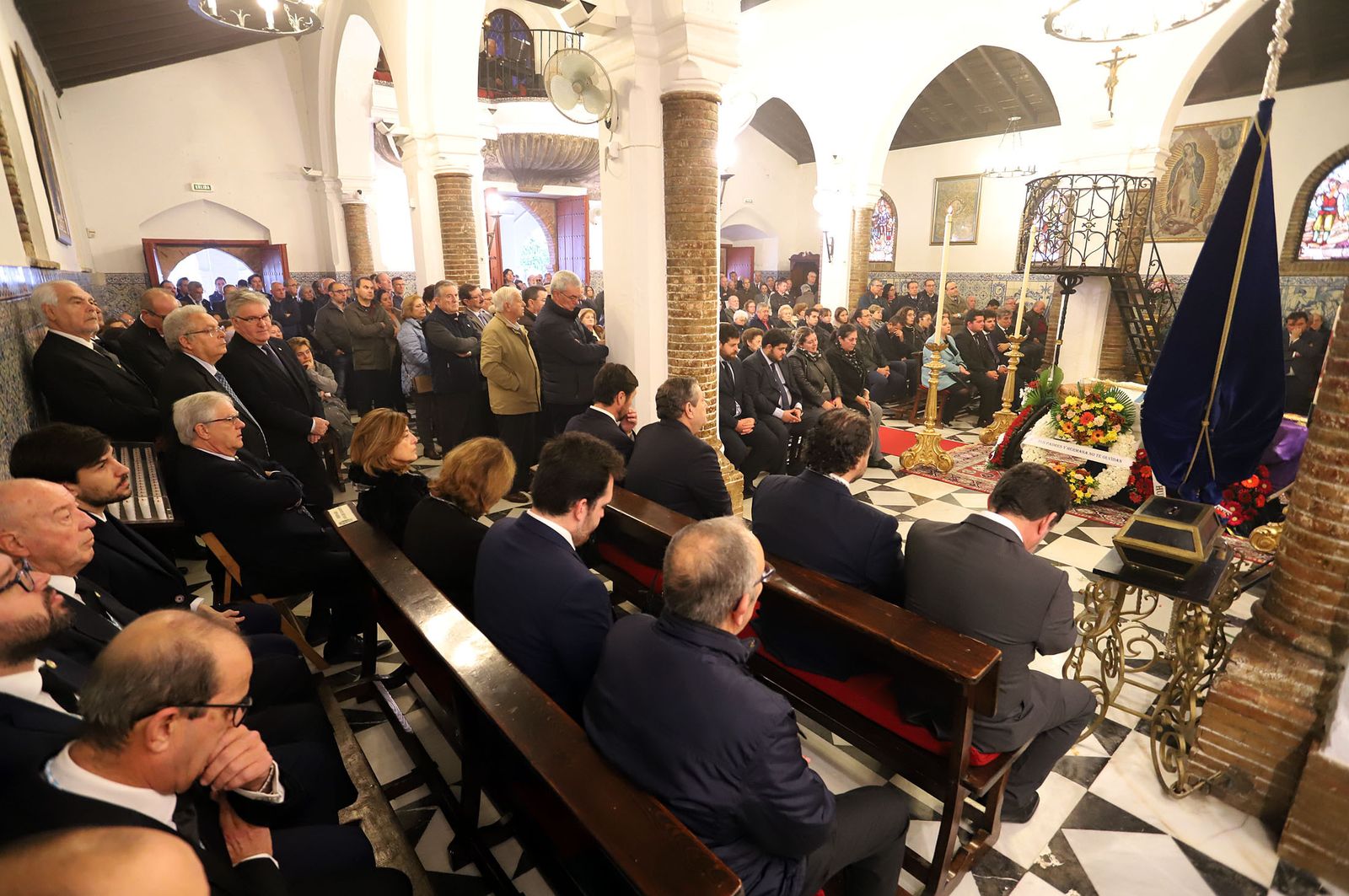 Imágenes del funeral de Bienvenido González, hermano mayor de la Cinta