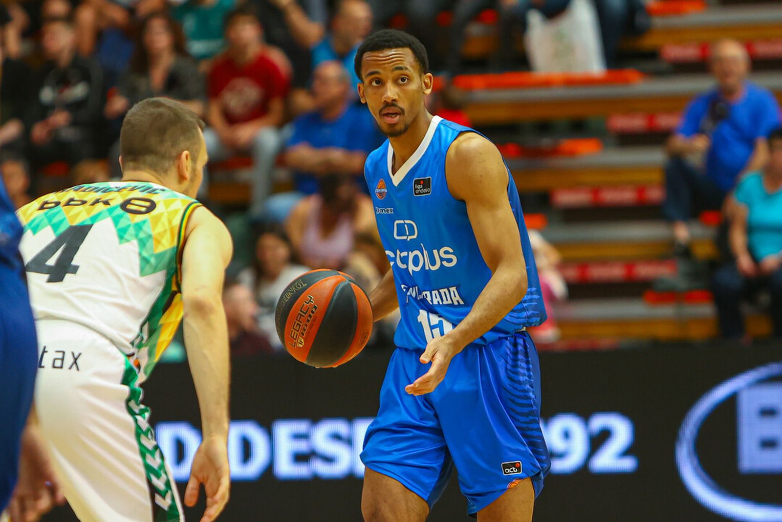 Mehdy Ngouama con la camiseta del Fuenlabrada.