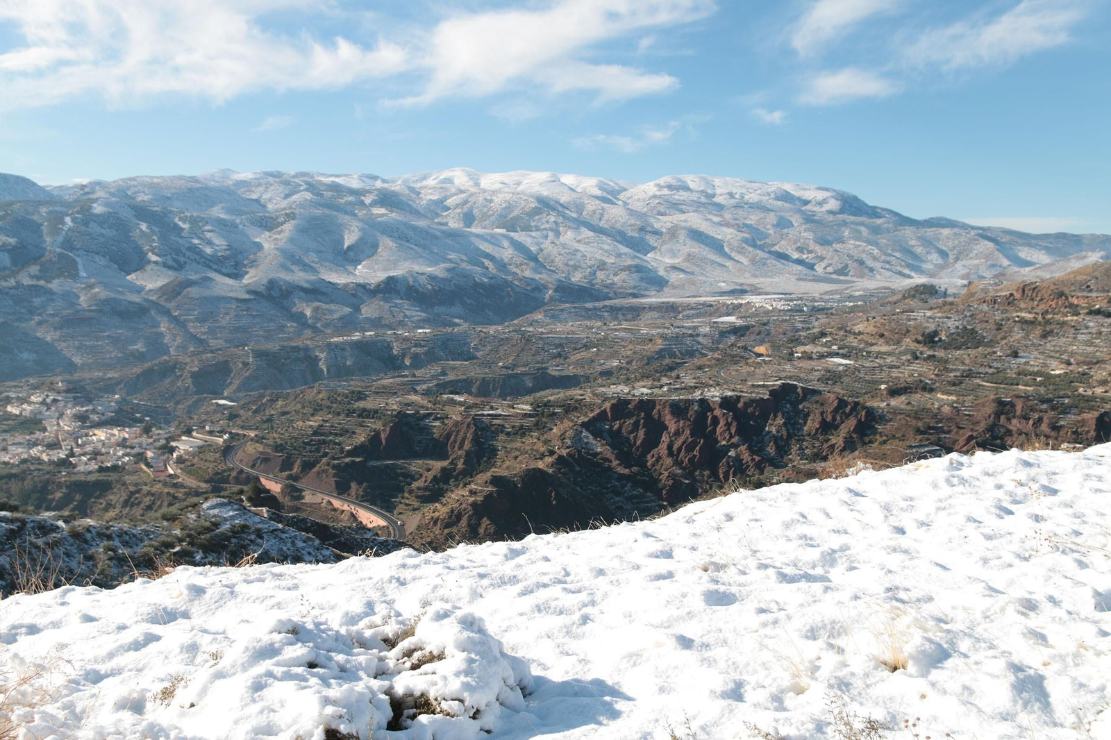 La nieve cubre de blanco la Alpujarra Almeriense