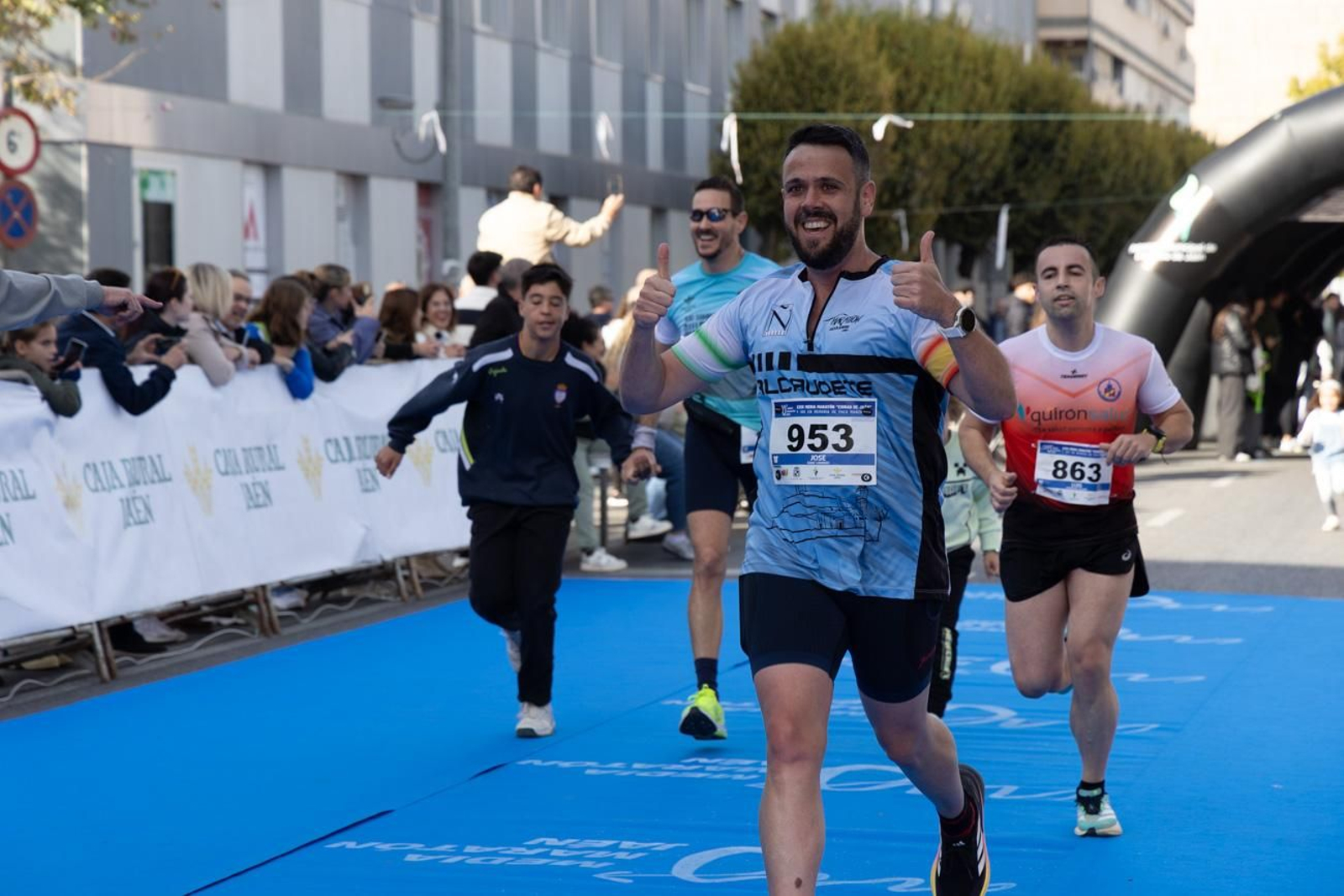 En imágenes: multitudinaria e histórica XXIX Media Maratón 'Ciudad de Jaén' y 10k en memoria de Paco Manzaneda