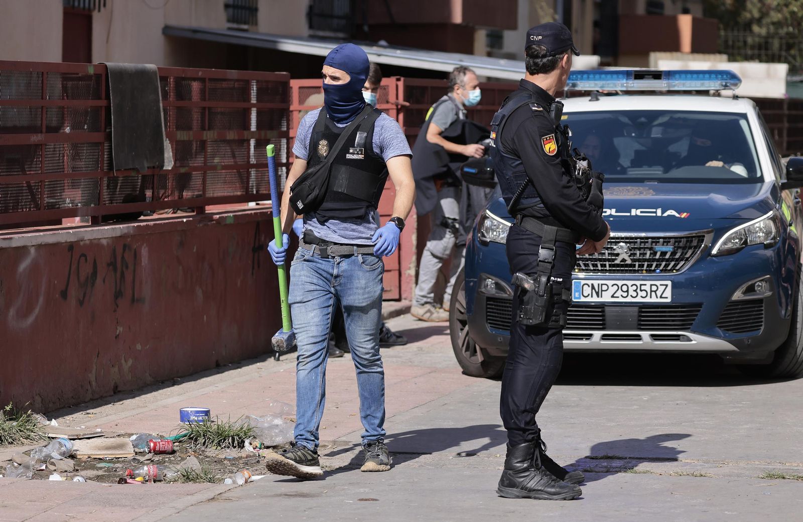 Batida contra la marihuana en el Polígono Norte, todas las fotos