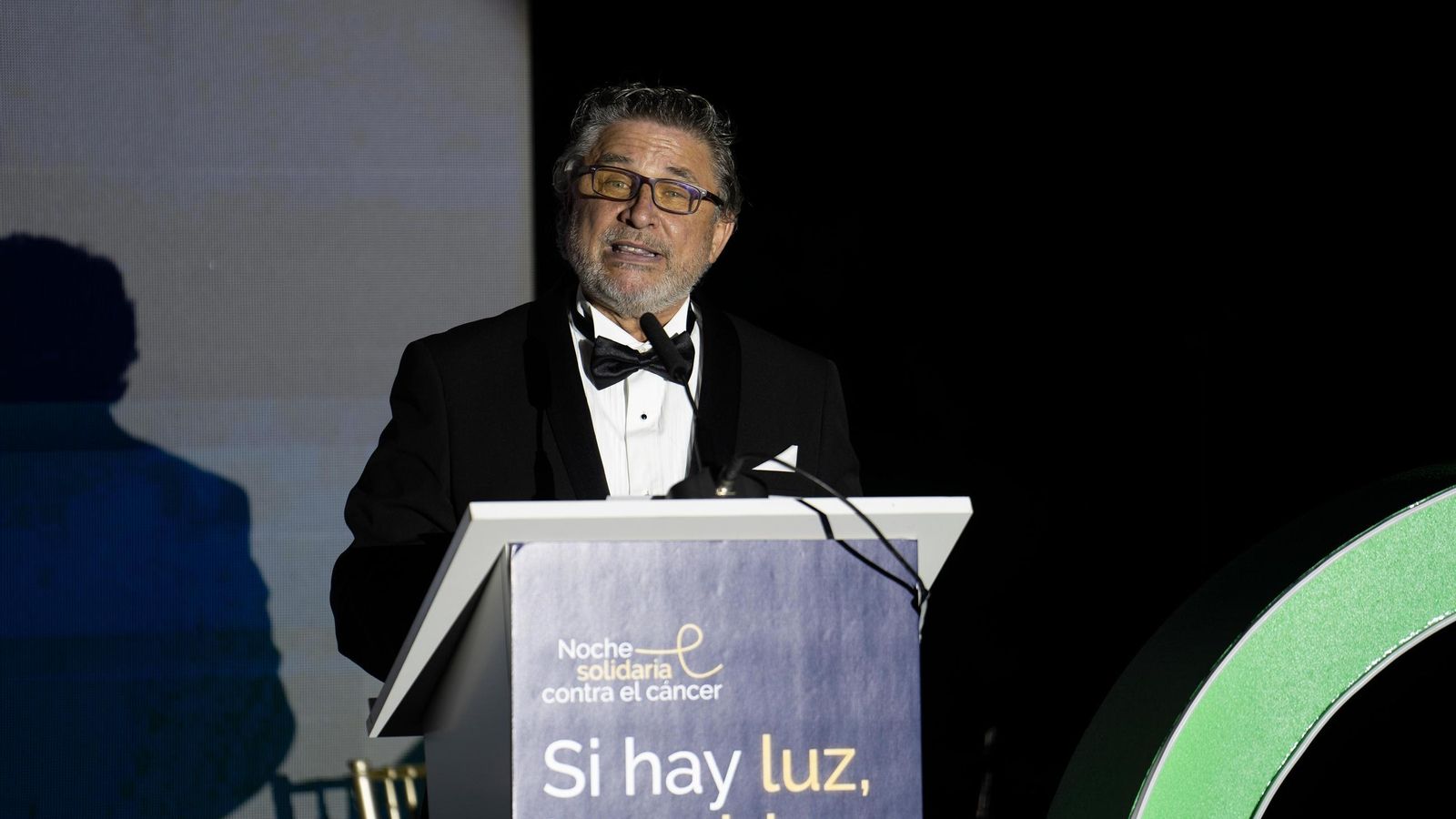 El presidente de la AECC en Málaga hablando durante el evento.