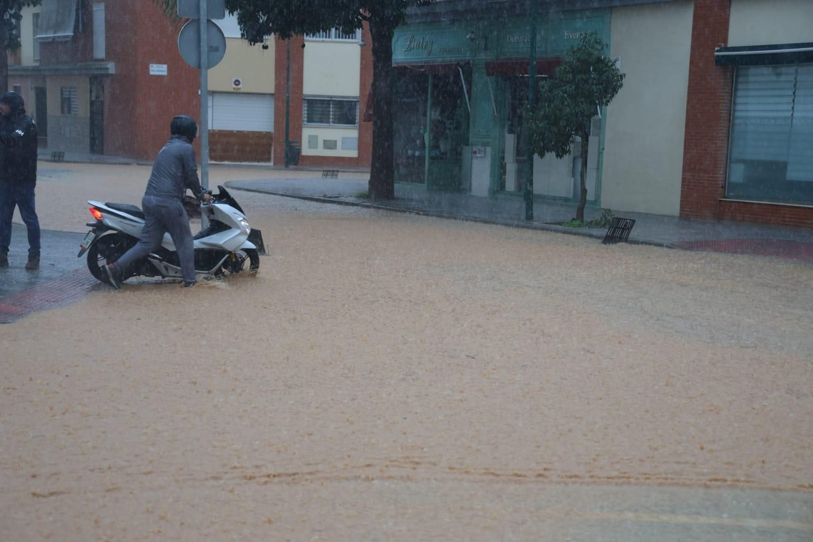Campanillas, inundada al paso de la DANA por Málaga