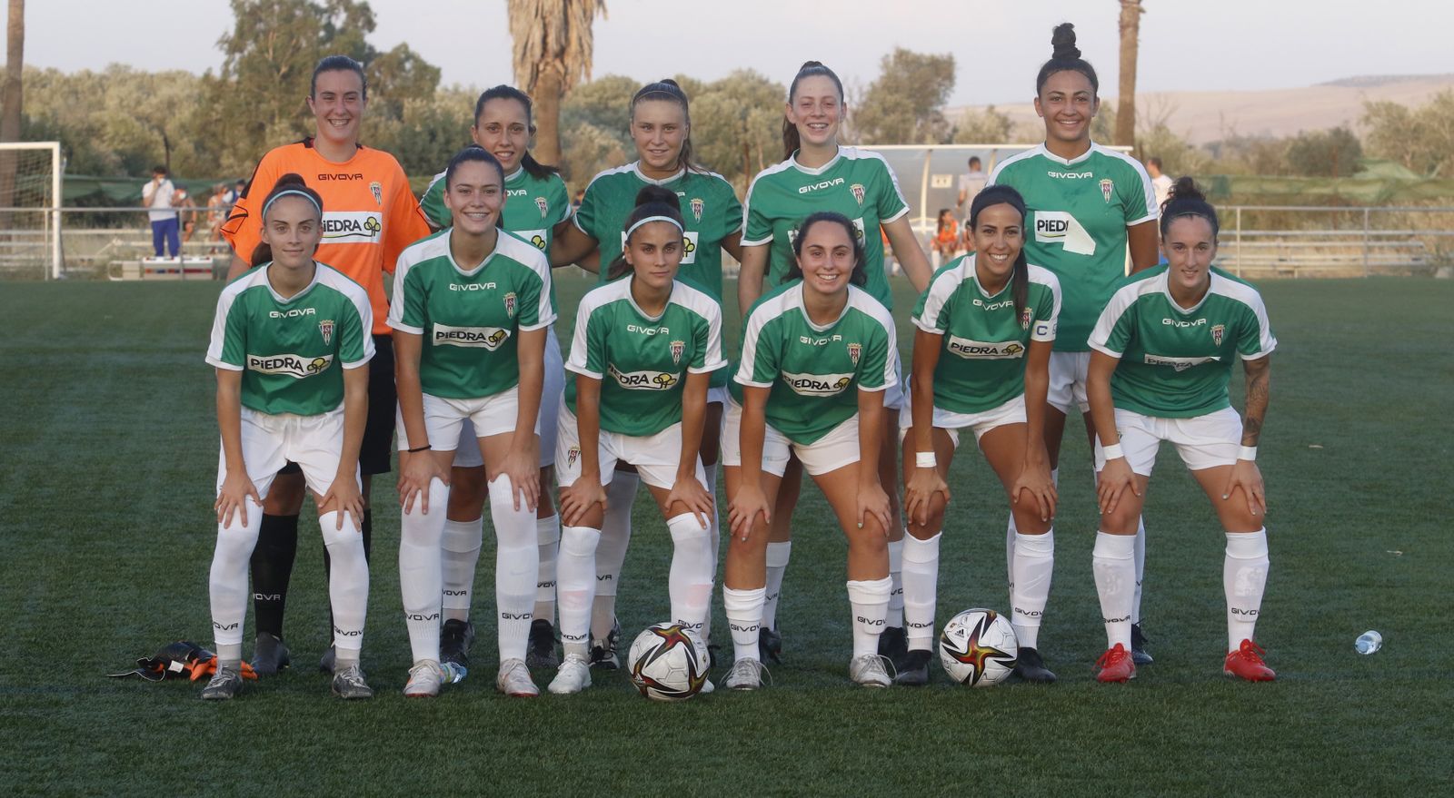 Formación inicial del Córdoba Femenino durante un duelo de esta pretemporada.