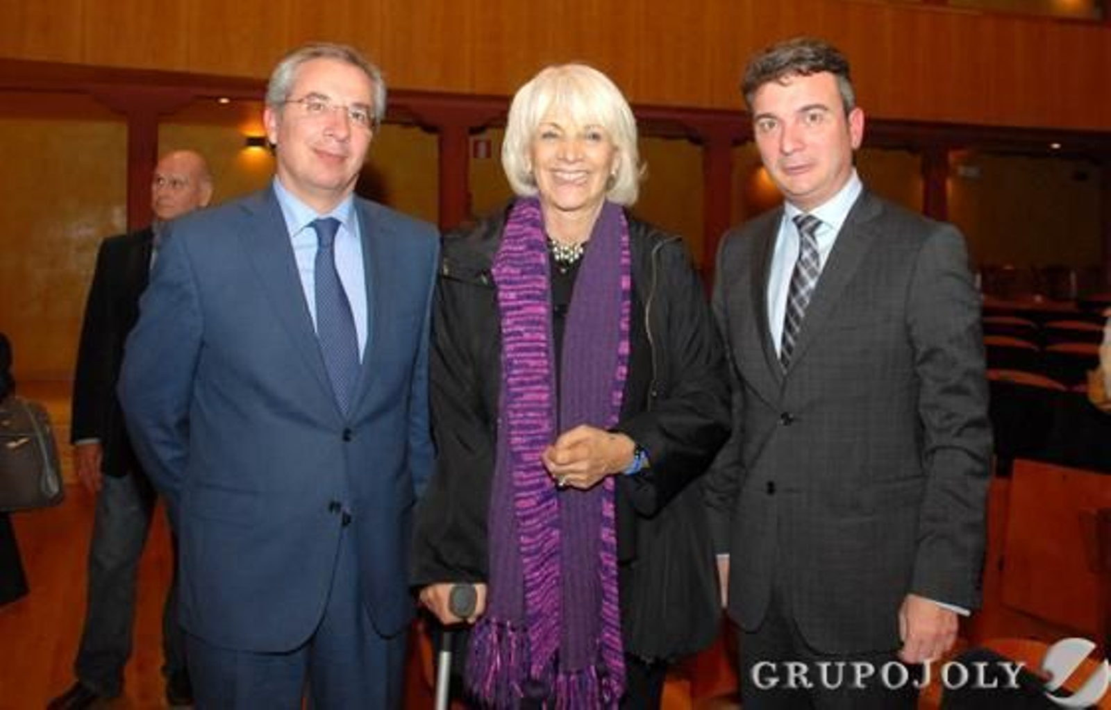 Javier de Torre, subdelegado del Gobierno en la provincia; Teófila Martínez, alcaldesa de Cádiz; y Eduardo González Mazo, rector de la Universidad de Cádiz.

Foto: Rioja