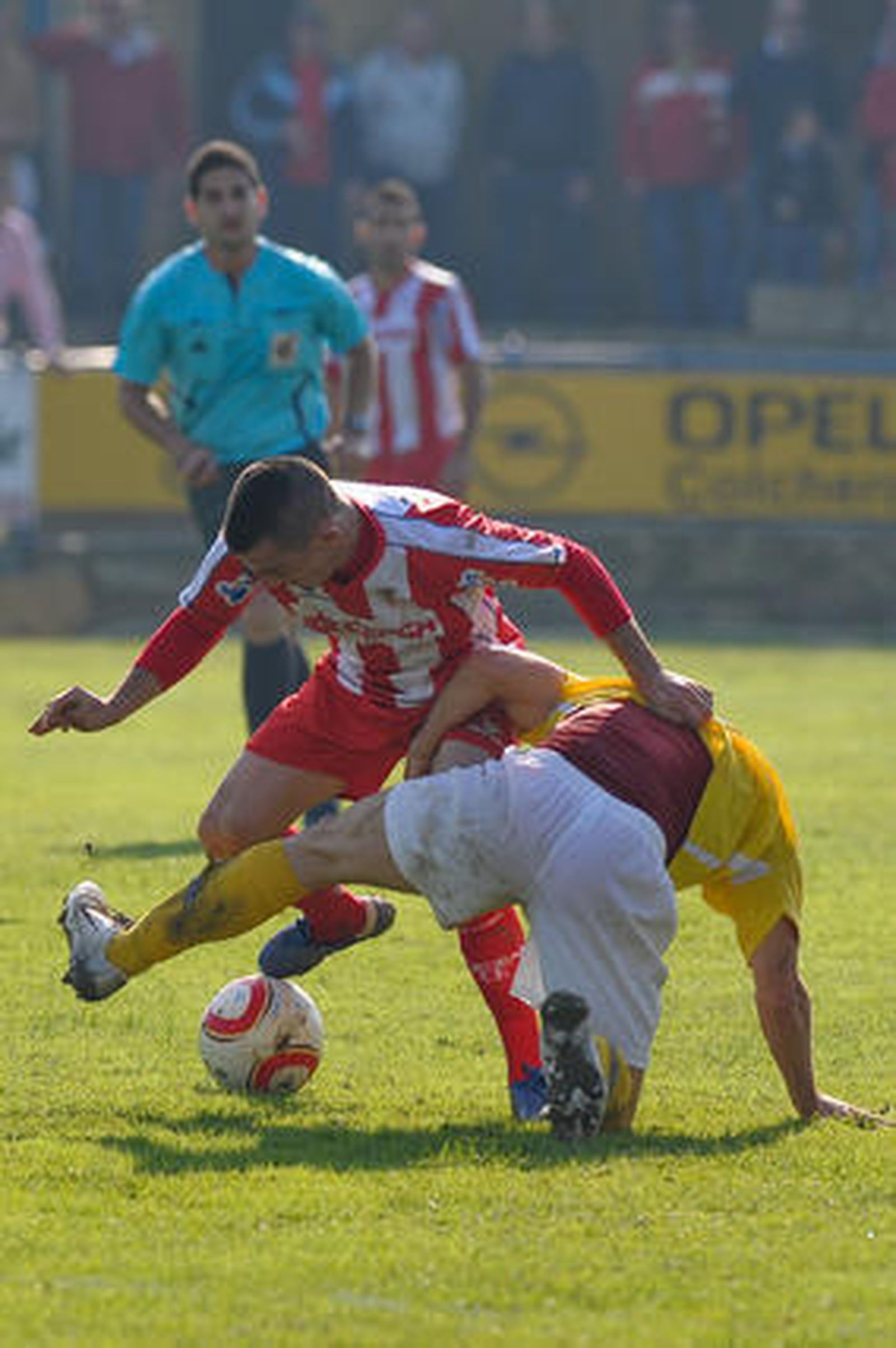 El Algeciras, que en el minuto 84 vencía al Coria por 1-3, ve como le empatan al final de un partido hasta que hasta entonces estaba controlado./Fotos:David de la Rosa (LOF)