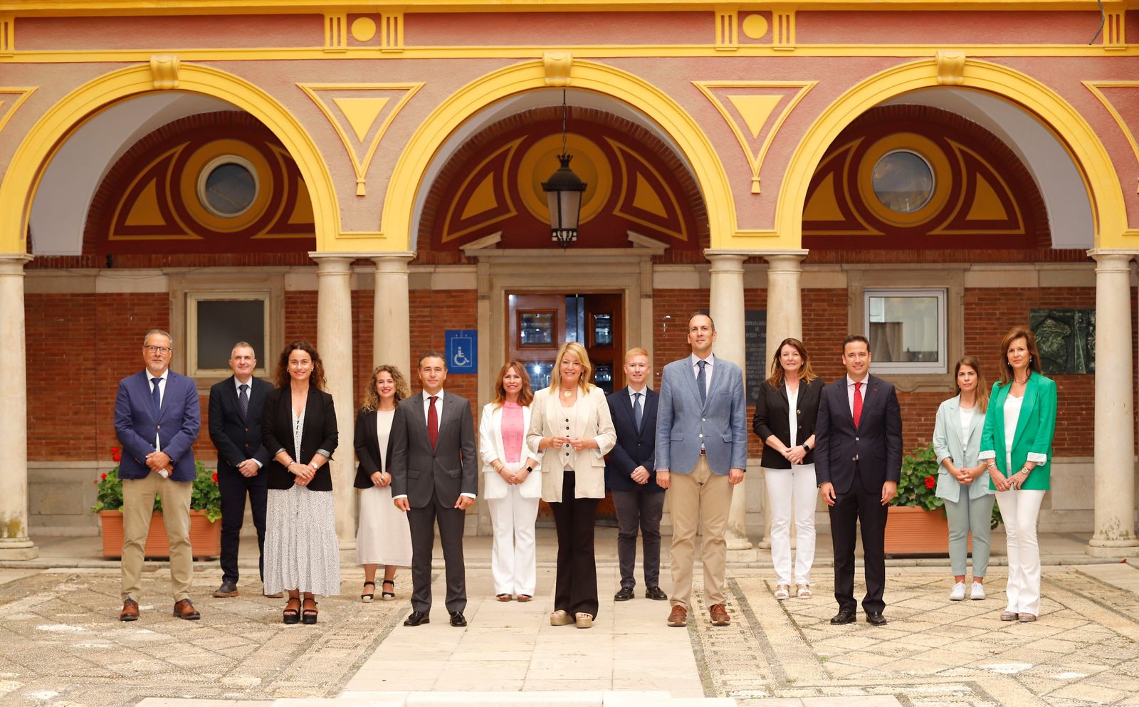 El nuevo equipo de gobierno del Ayuntamiento de Huelva.