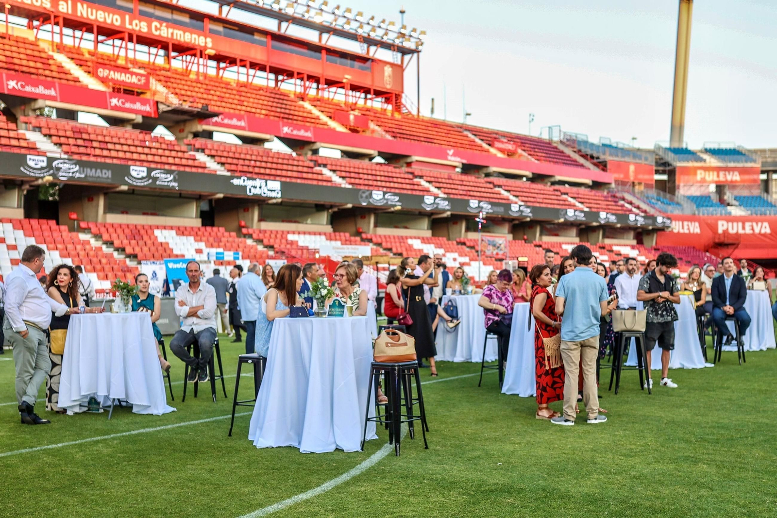Los Cármenes reúnen a 1200 personas en la celebración de los diez años de reuniones del Club Cámara Granada, en imágenes