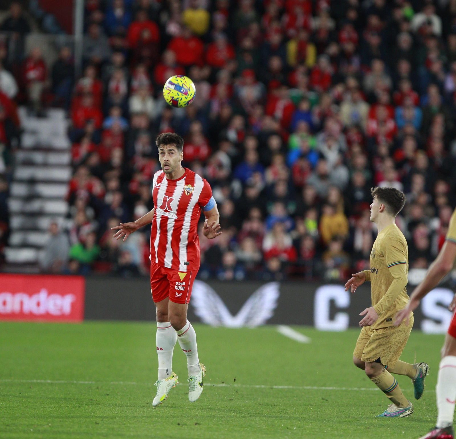 Imágenes de la victoria de la U.D. Almería ante el F.C. Barcelona